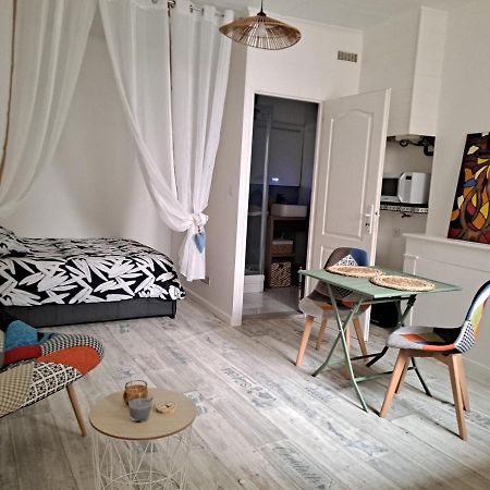 Studio Cosy Meuble, Terrasse Et Patio Pour Velo Rochefort  Zewnętrze zdjęcie