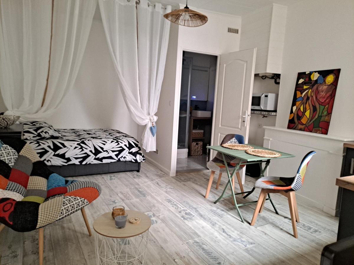 Studio Cosy Meuble, Terrasse Et Patio Pour Velo Rochefort  Zewnętrze zdjęcie